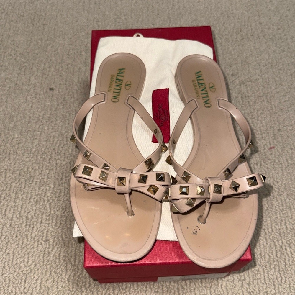 Valentino Garavani Pink Sandals with Decorative Bow